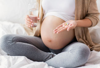 Užívanie opioidov v tehotenstve – riziko nielen pre matku